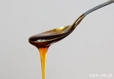 真蜂蜜有点酸味正常吗能吃吗(蜂蜜有酸味是怎么回事?能吃吗?)